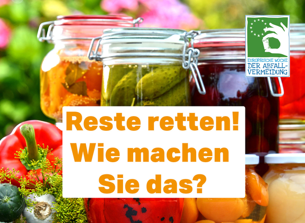 Einmachgläser mit Gemüse und Obst übereinandergestapelt